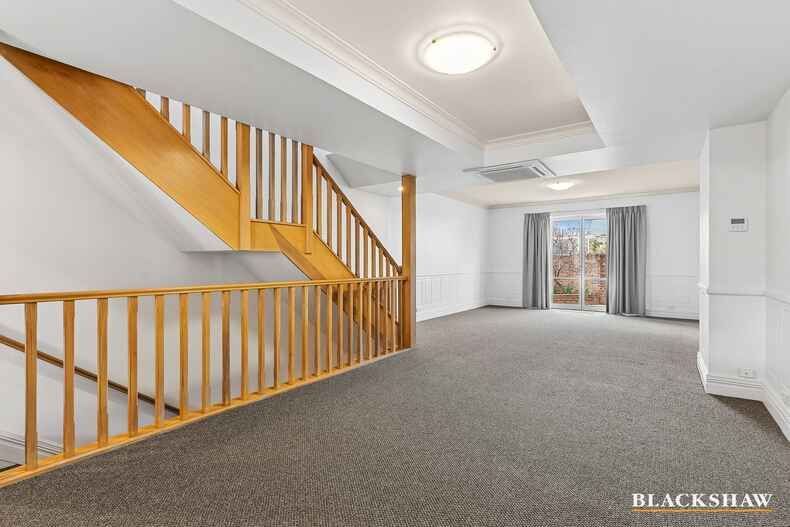 6/3 Ovens Street Griffith