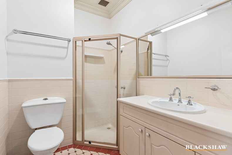 6/3 Ovens Street Griffith