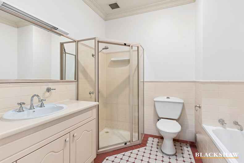 6/3 Ovens Street Griffith