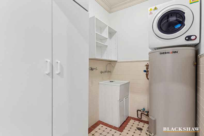 6/3 Ovens Street Griffith