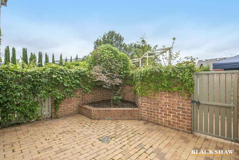 6/3 Ovens Street Griffith