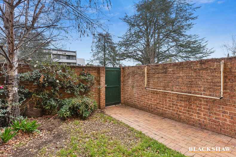 6/3 Ovens Street Griffith