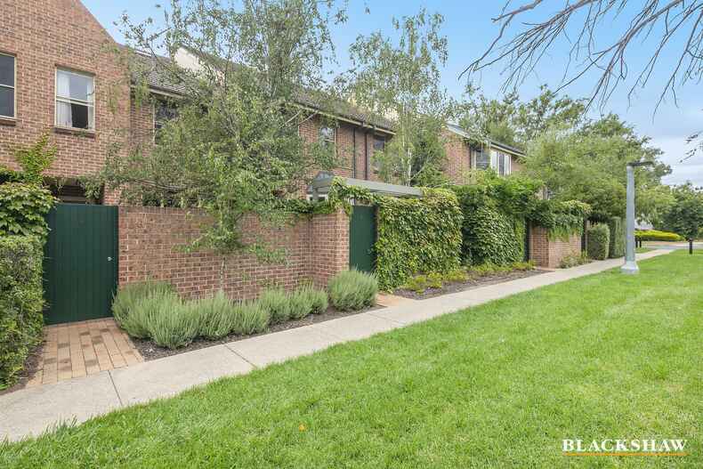 6/3 Ovens Street Griffith