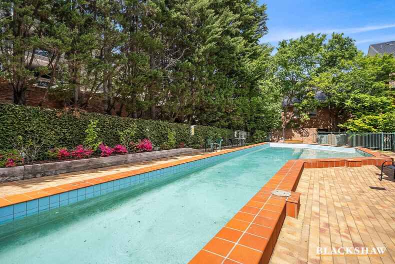 6/3 Ovens Street Griffith