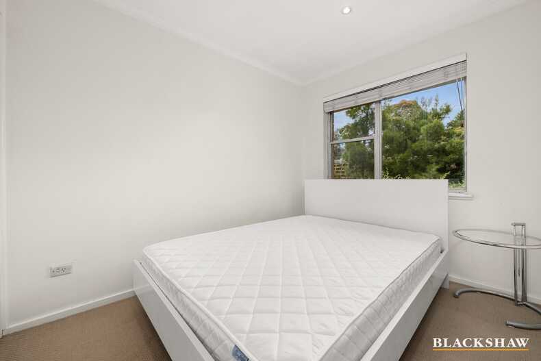 4/51 Hampton Circuit Yarralumla