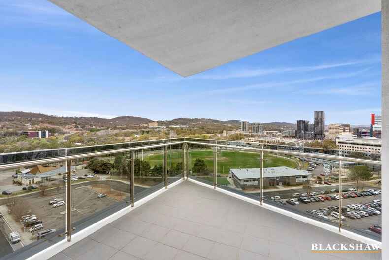 142/7 Irving Street Phillip