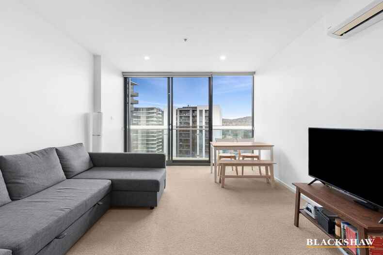 142/7 Irving Street Phillip