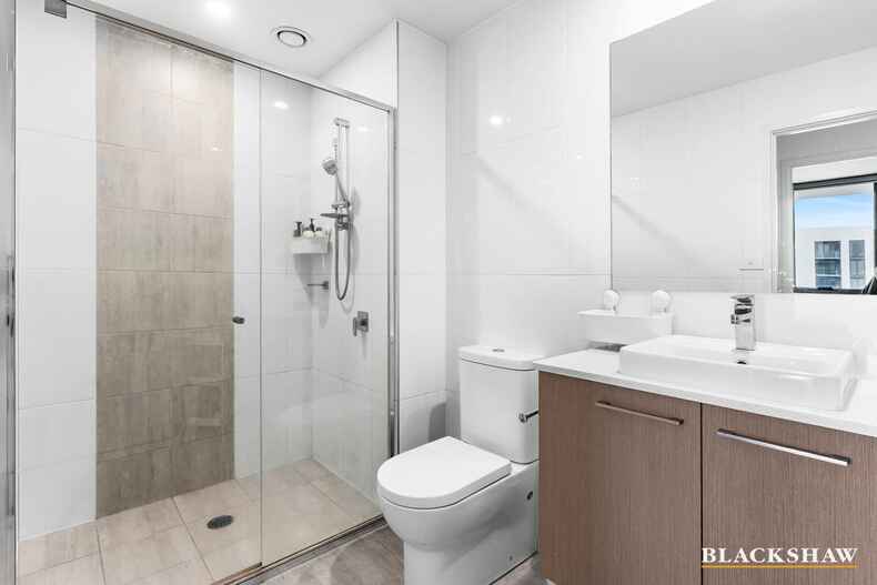 142/7 Irving Street Phillip