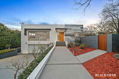 102 Jansz Crescent Griffith