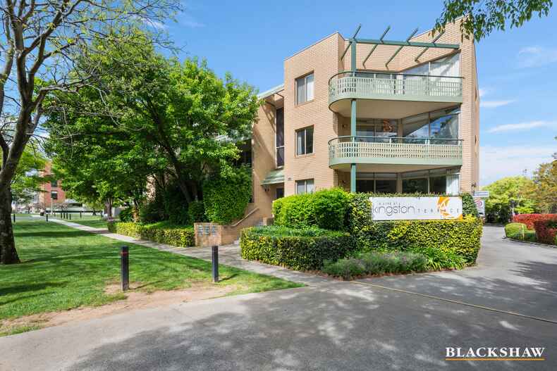 4/16 Eyre Street Griffith