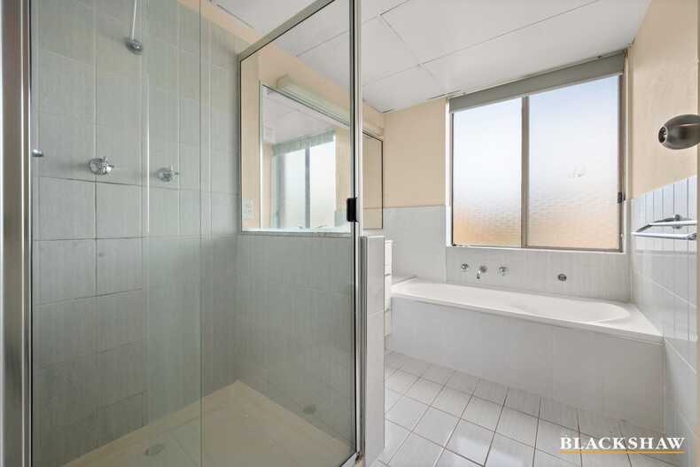 4/16 Eyre Street Griffith