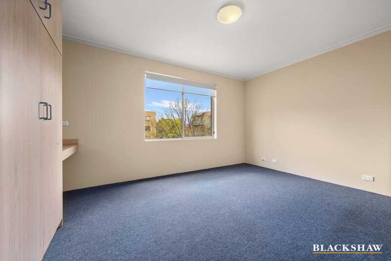 4/16 Eyre Street Griffith