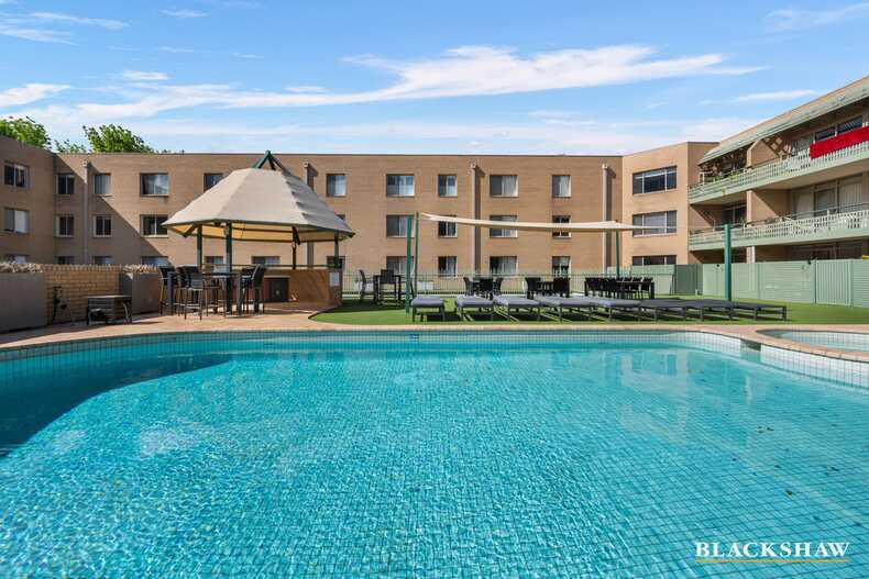 4/16 Eyre Street Griffith