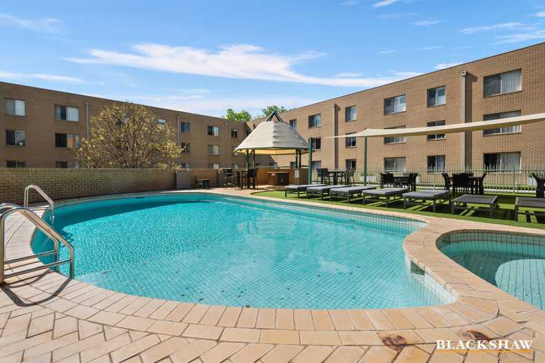 4/16 Eyre Street Griffith
