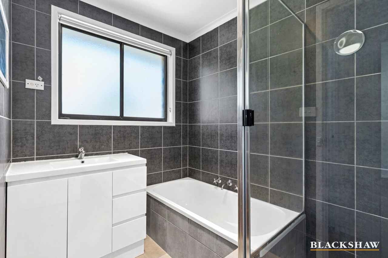 65 Bettington Circuit Charnwood