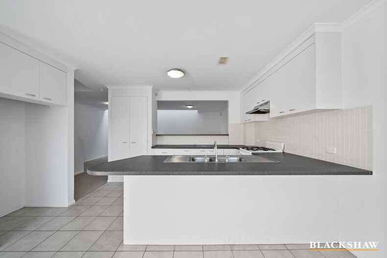 4/122-124 Tharwa Road Queanbeyan