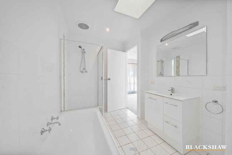 4/122-124 Tharwa Road Queanbeyan