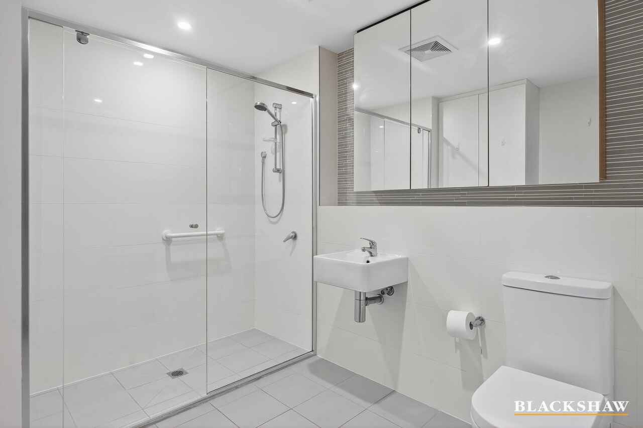 5/40 Philip Hodgins Street Wright