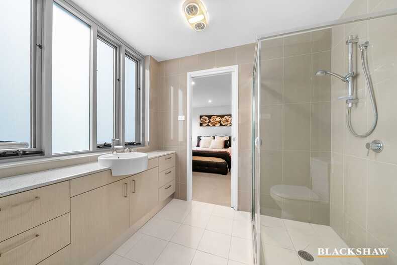 26/41 Hampton Circuit Yarralumla