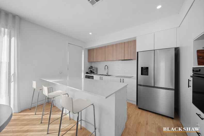 8/2 Mary Street Googong