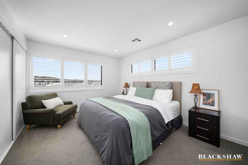 8/2 Mary Street Googong