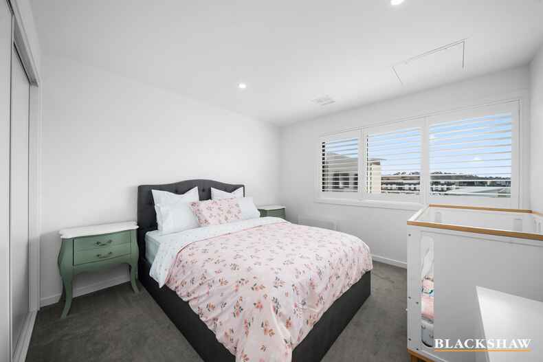 8/2 Mary Street Googong