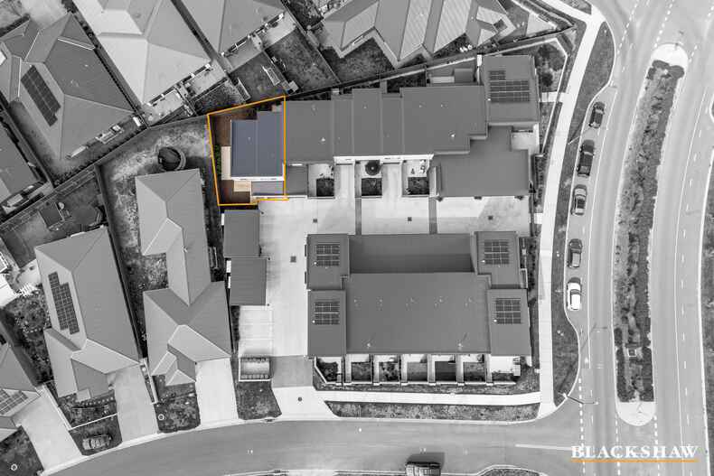 8/2 Mary Street Googong