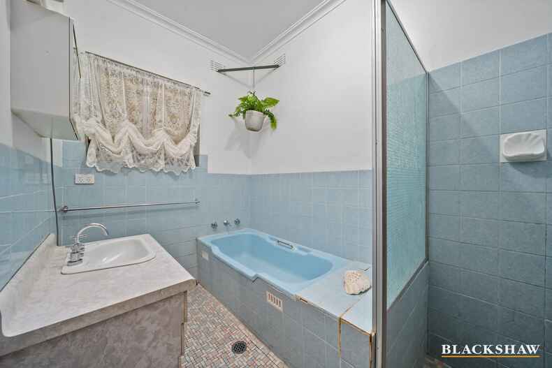 12 Yarrow Street Queanbeyan East 12 Yarrow Street Queanbeyan East