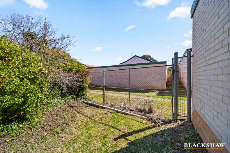 12 Yarrow Street Queanbeyan East 12 Yarrow Street Queanbeyan East