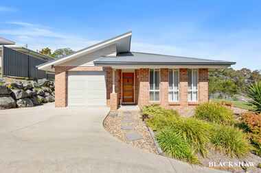 34A Broomfield Crescent Long Beach