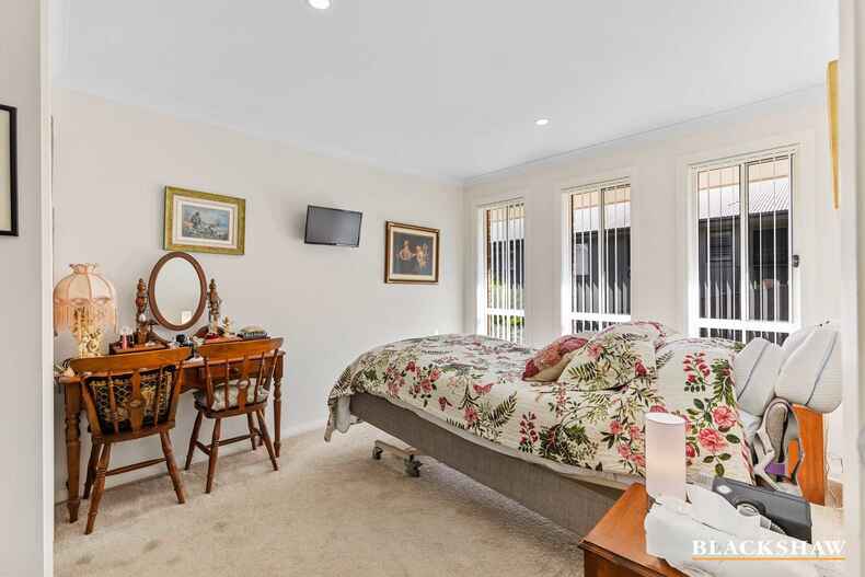 34A Broomfield Crescent Long Beach