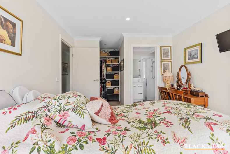 34A Broomfield Crescent Long Beach