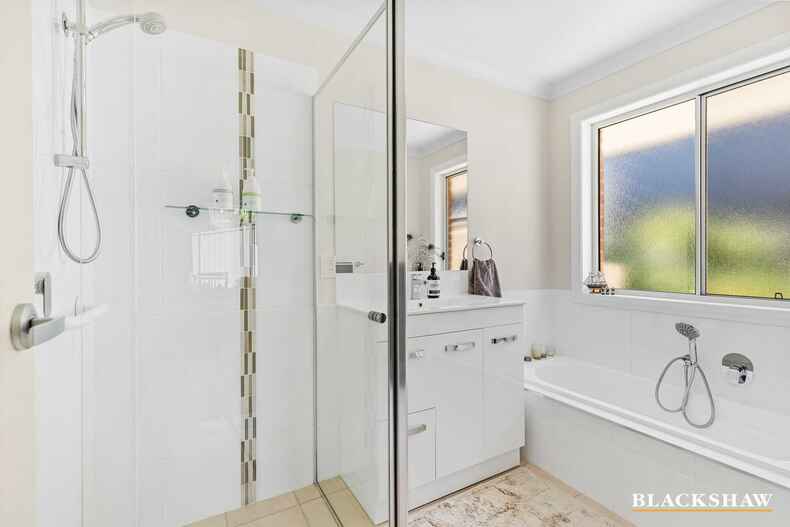 34A Broomfield Crescent Long Beach