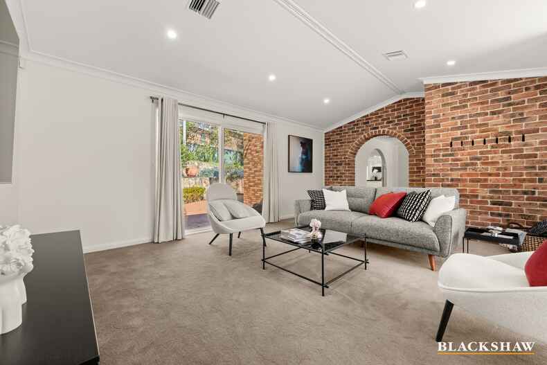 20 Numeralla Street O'Malley 20 Numeralla Street O'Malley