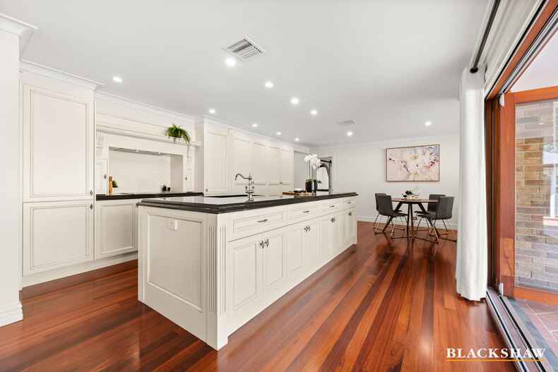 20 Numeralla Street O'Malley 20 Numeralla Street O'Malley