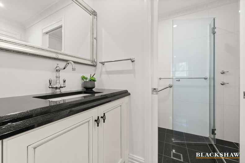 20 Numeralla Street O'Malley 20 Numeralla Street O'Malley