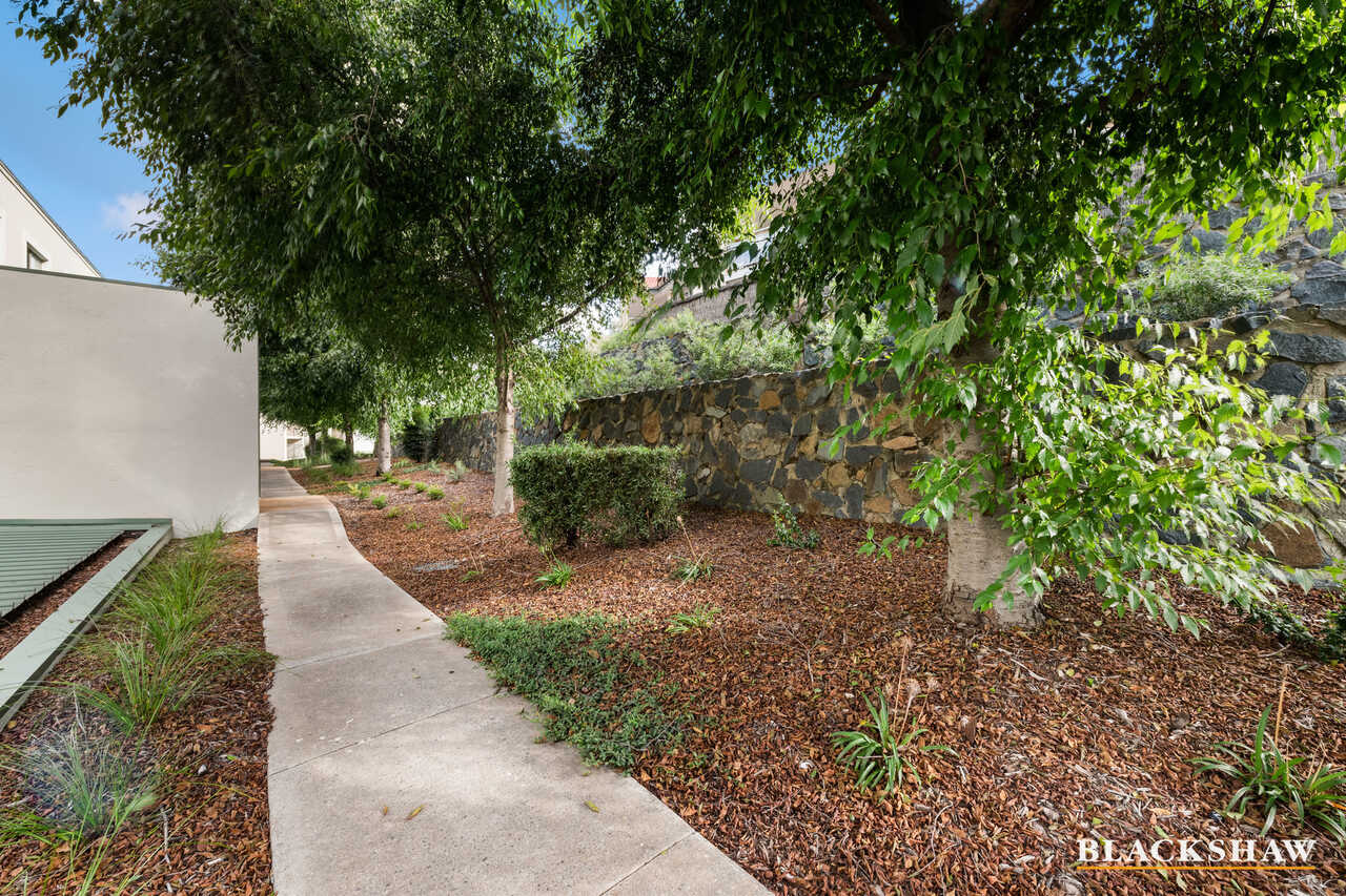 15/40 Leahy Close Narrabundah