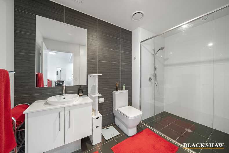 145/116 Easty Street Phillip