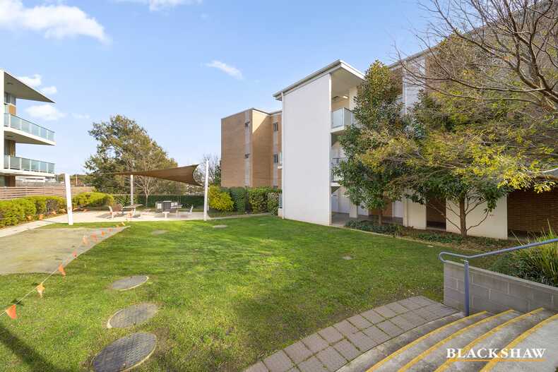 145/116 Easty Street Phillip