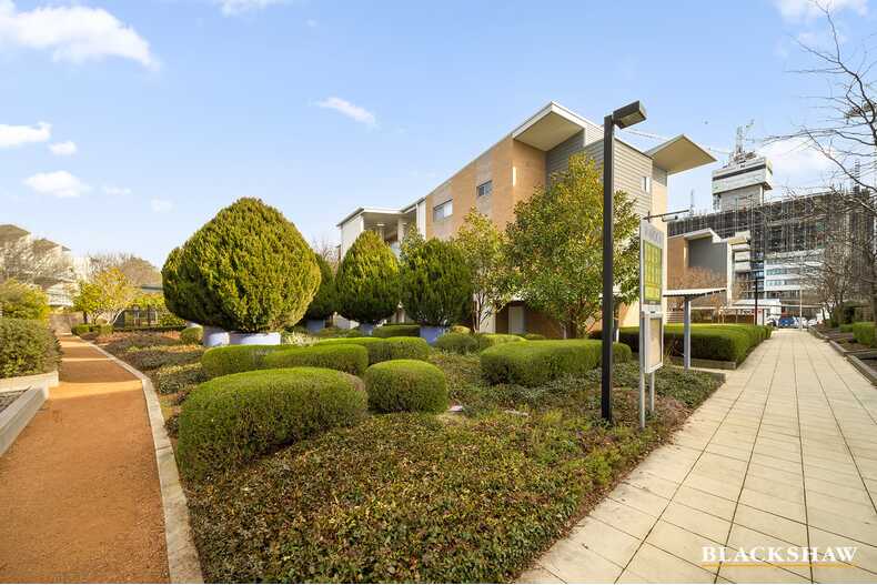 145/116 Easty Street Phillip