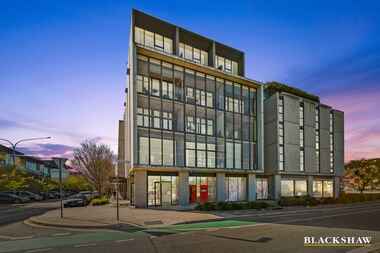 100/45 Eastlake Parade Kingston