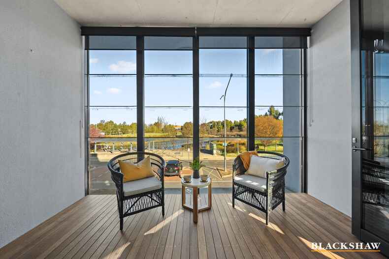 100/45 Eastlake Parade Kingston