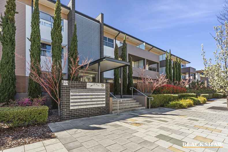 68/121 Easty Street Phillip