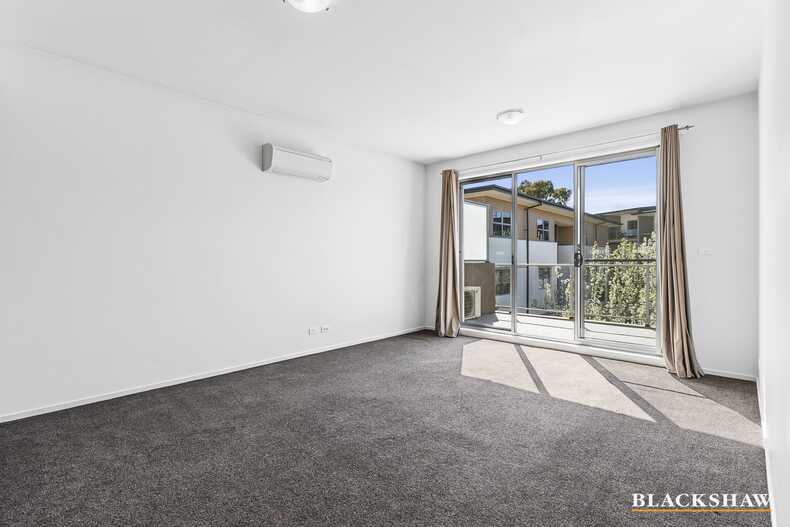 68/121 Easty Street Phillip