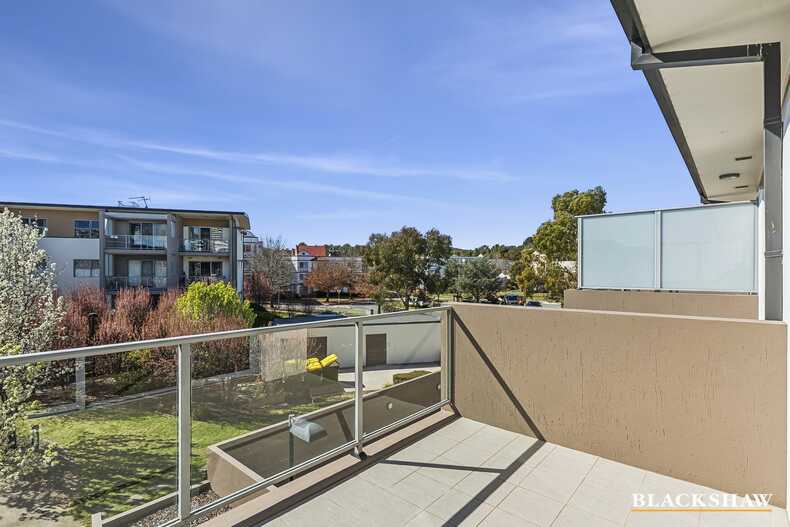 68/121 Easty Street Phillip