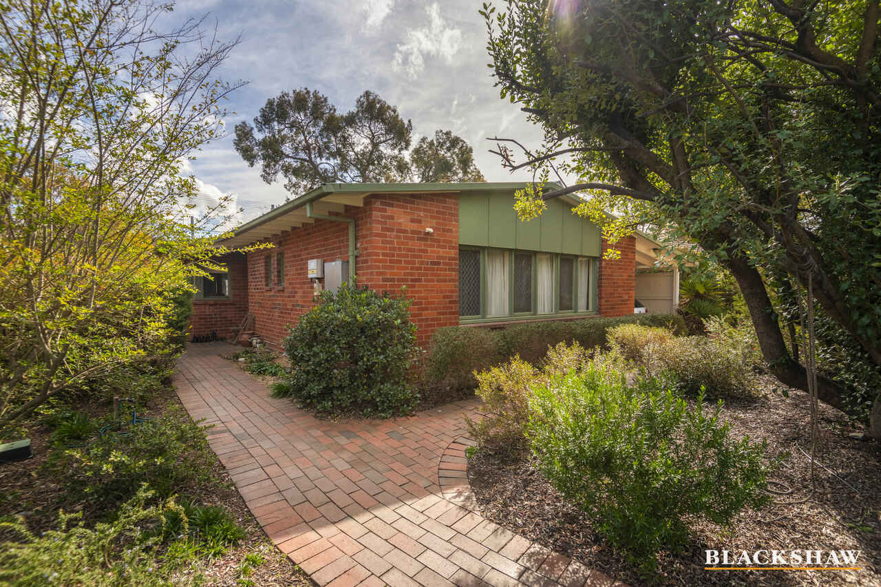 6 Arinya Street Narrabundah