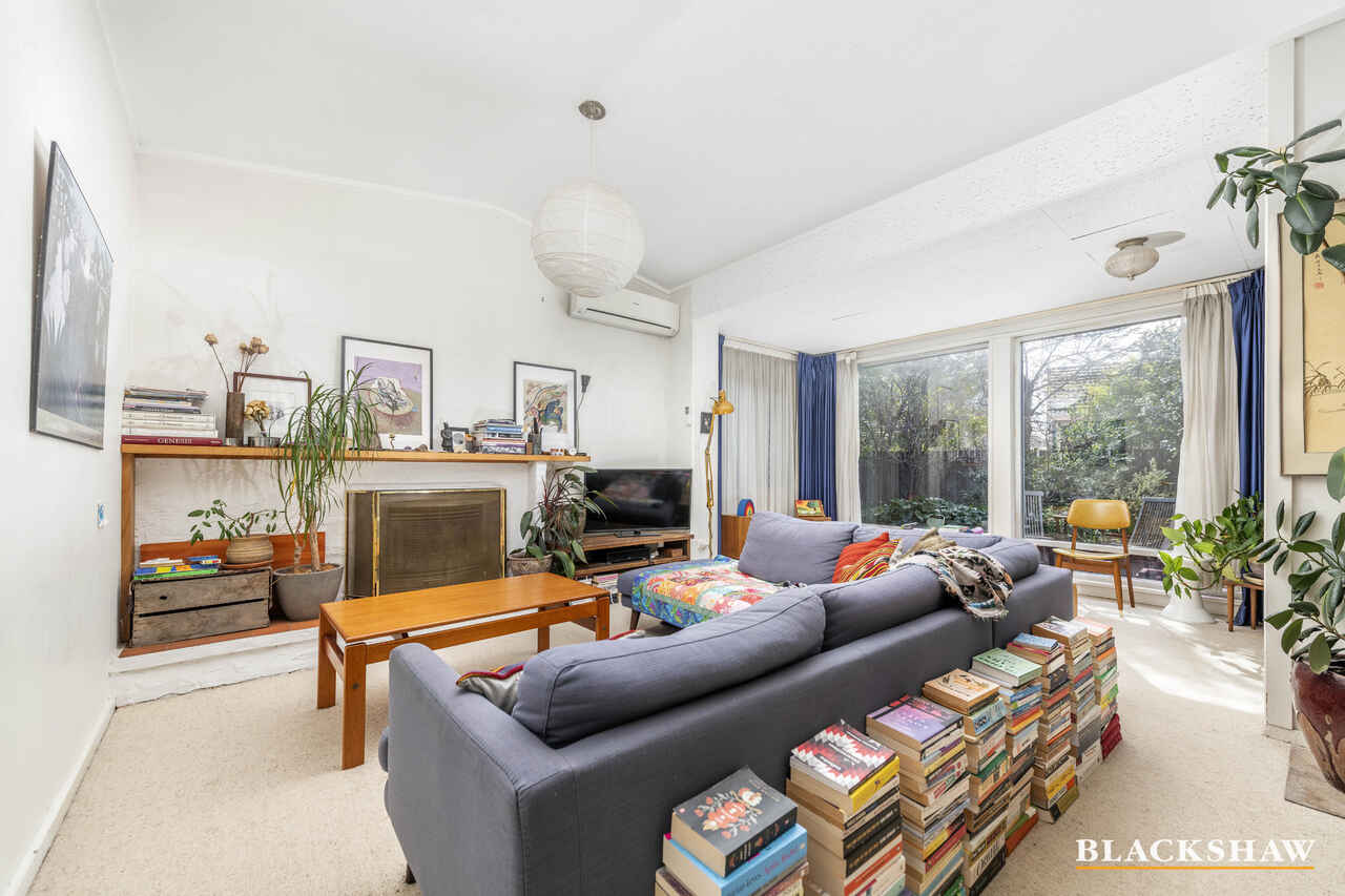 6 Arinya Street Narrabundah