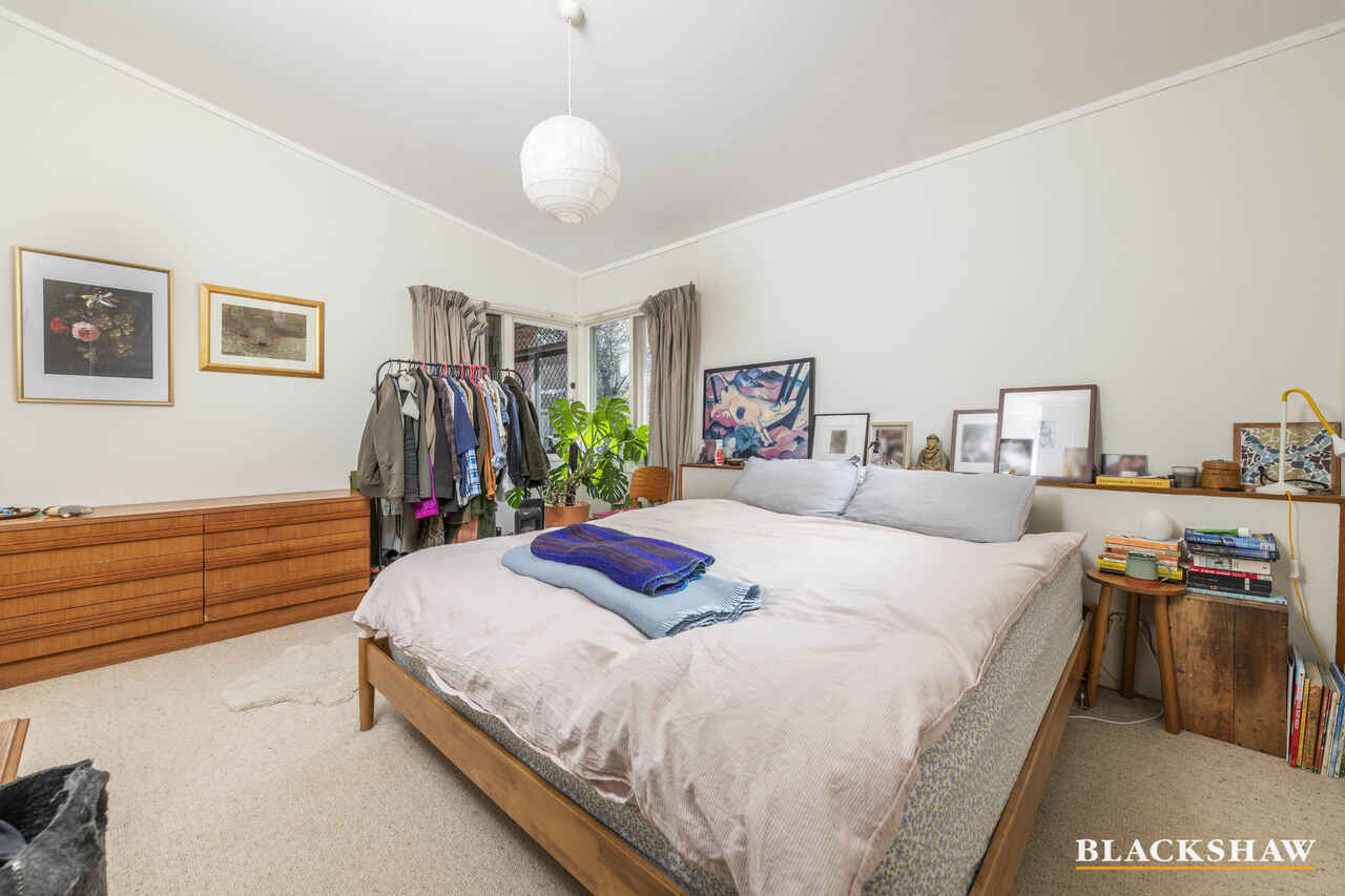 6 Arinya Street Narrabundah