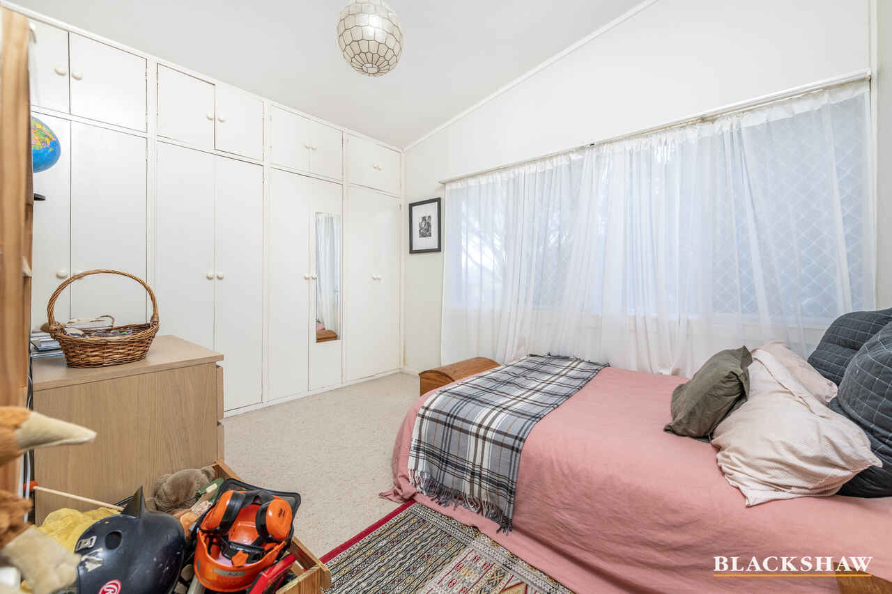 6 Arinya Street Narrabundah