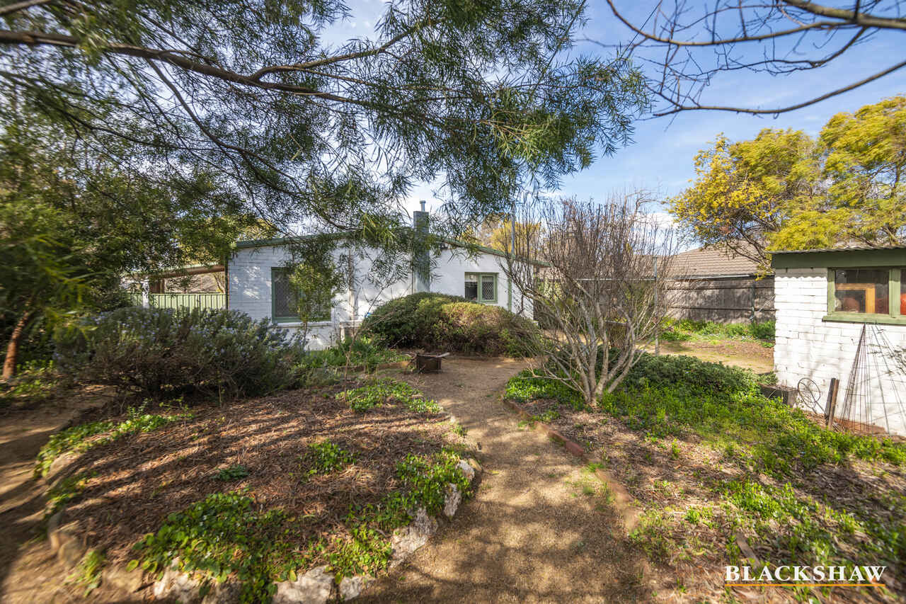 6 Arinya Street Narrabundah